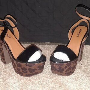 PLATFORM HEEL